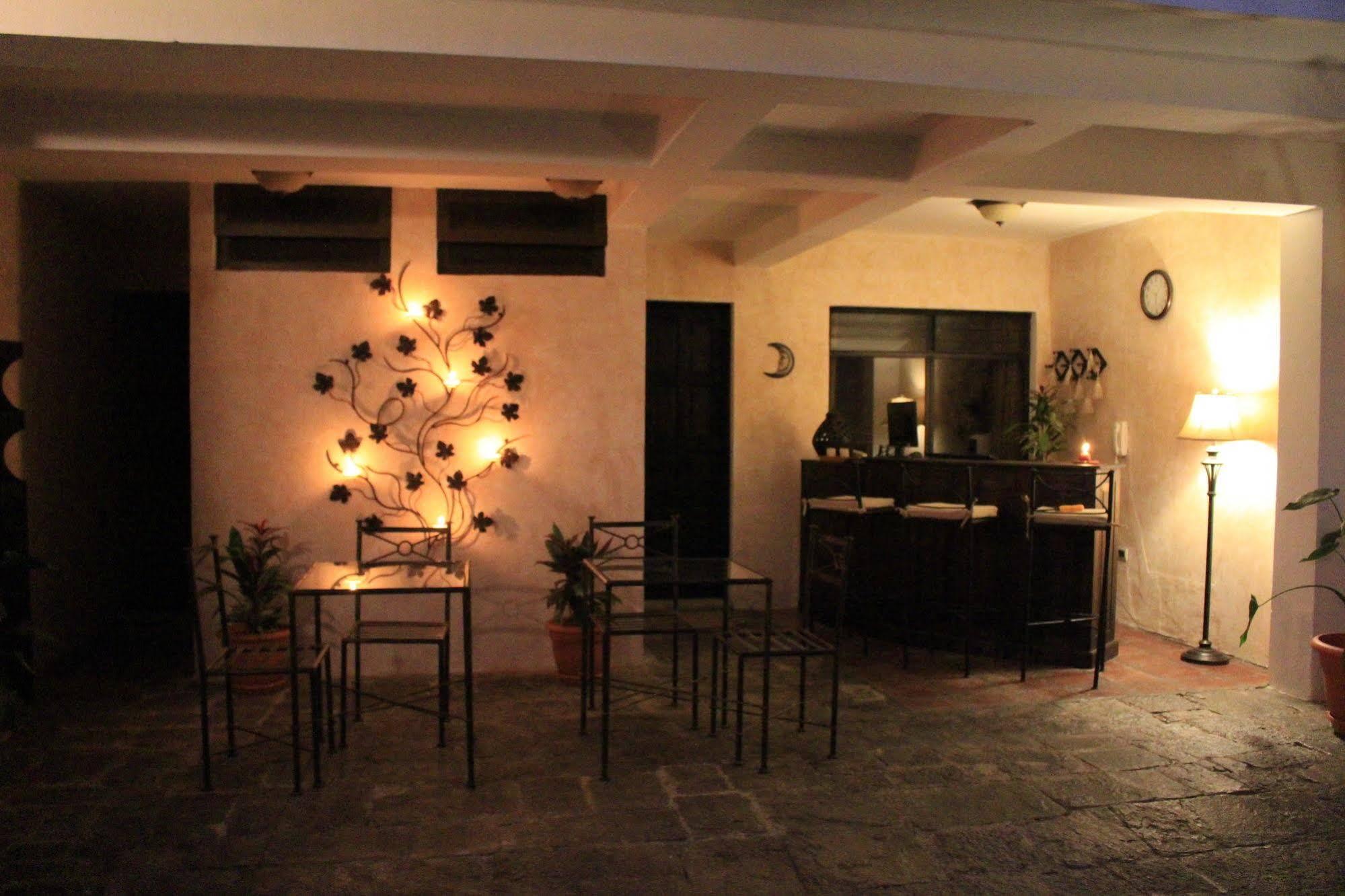 Hotel Posada De La Luna Antigua ภายนอก รูปภาพ